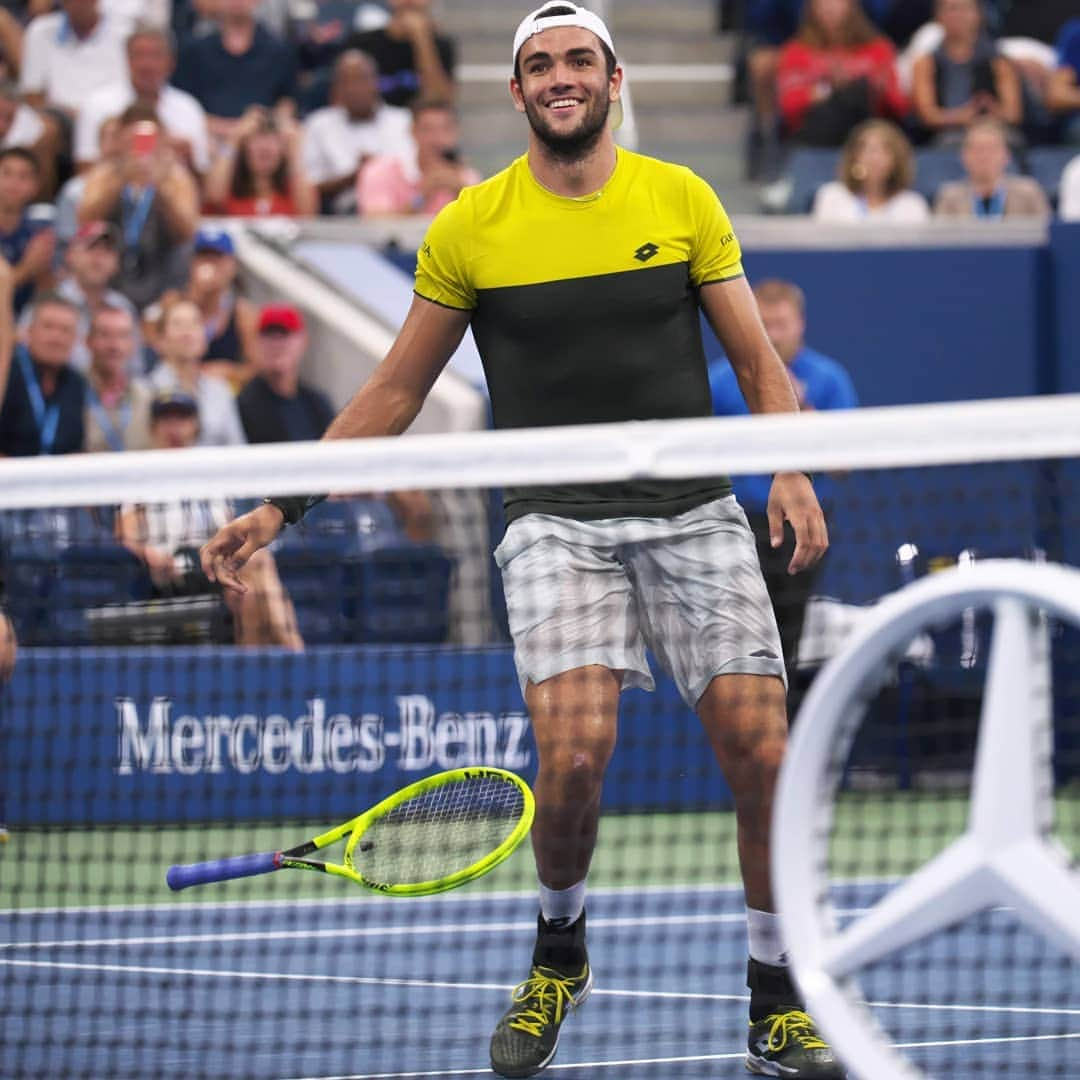 マッテオ・ベレッティーニさんのインスタグラム写真 - (マッテオ・ベレッティーニInstagram)「💪 Into the quarterfinals! - What an amazing atmosphere out there! Bravo @andreyrublev, what a fighter! - @usopen 📷 @aratayamaoka - #vinzvabbe#mammdorcamine#bigteam🕶️#lucone#conni#brilla#🔨」9月3日 6時55分 - matberrettini