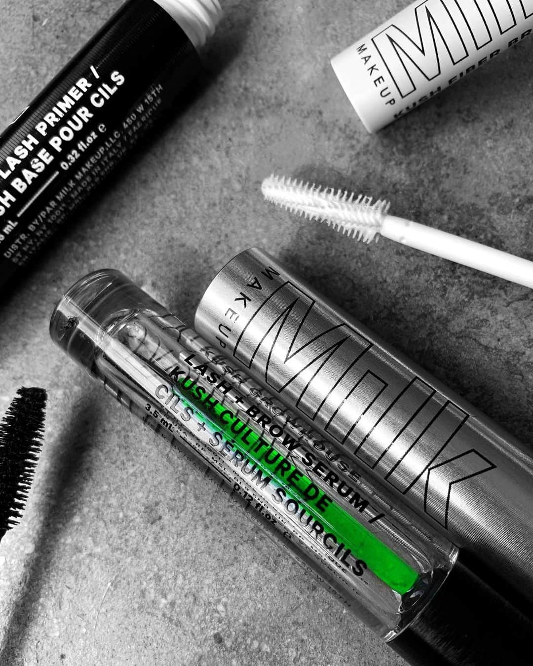 Milk Makeupさんのインスタグラム写真 - (Milk MakeupInstagram)「ur lashes and brows are hungry, feed 'em #kushfam 👇🏽 - 🌿 #kushgrowhouse 💨 #kushprimer 💚 #kushmascara 🖤 #kushbrow @sephora #takecarewithkush」9月3日 6時56分 - milkmakeup