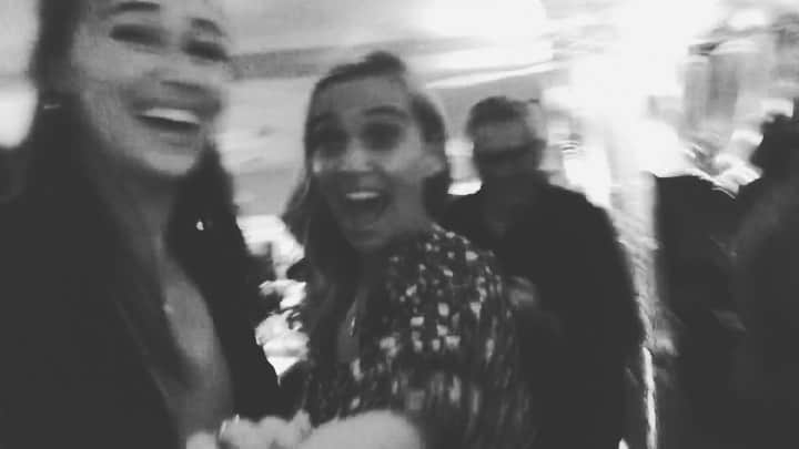 アリシア・デブナム・キャリーのインスタグラム：「There’s a lot of things I could say about this brief trip home. Instead I’ll leave you with this video from my Dads 60th where I forgot (and @marnykennedy discovered) that my Dad makes people line dance. It says it all.  Also please note the moment where Marny knocks the camera out of my hand. #reckless」