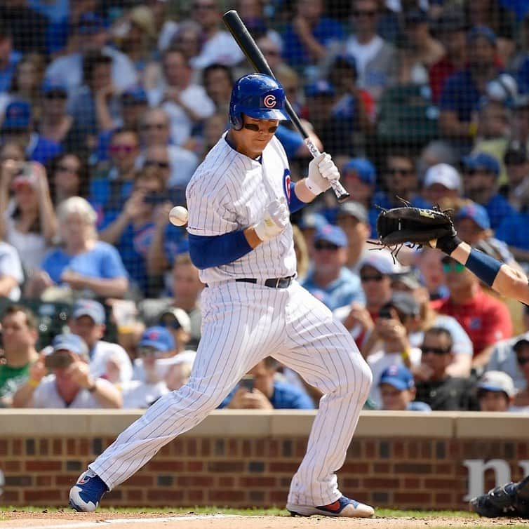 シカゴ・カブスさんのインスタグラム写真 - (シカゴ・カブスInstagram)「The #Cubs new all time HBP king. 😬👑」9月3日 7時13分 - cubs