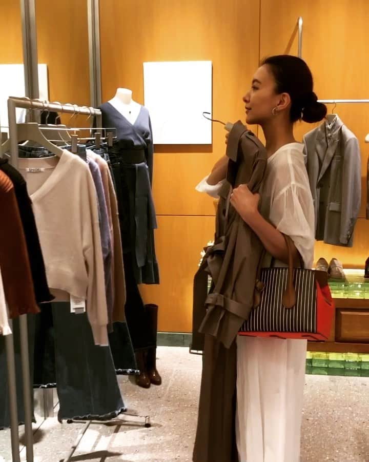 大出千尋のインスタグラム：「. 先日、snidel 新宿ルミネ2店リニューアルオープンと、 newomanに出来た新ブランド、UNDERSON UNDERSONのレセプションパーティーへ🎉  SNIDELは、エコロジー&リサイクル素材を多用した海外店舗も含めて新店装の第1号みたいです✨  UNDERSON UNDERSONは、マッシュスタイルラボの新ブランドで、日本の伝統素材である和紙をもとにした「和紙繊維」を使用した肌と環境にやさしい日本の肌着を、メンズ・ウィメンズの肌着を中心に、ベビーや雑貨の展開も可愛かったです！ . @snidel_official @underson.underson」
