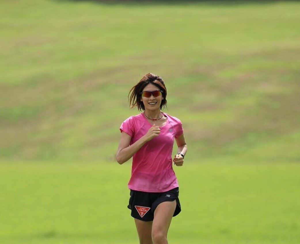 西谷綾子さんのインスタグラム写真 - (西谷綾子Instagram)「✴︎ #綾子RUN #サブスリーへの挑戦  8月の走行距離は🌻🍉🍧 391kmでした🤗 ・ 9月はどんな1ヶ月に‥🗣🍁🌾 ・ BaSRC練習会🏃‍♀️🐾 9/6(金)7(土)13(金)20(金)だよ😊 http://basrc.spo-sta.com 🗓チェック☑︎」9月3日 7時43分 - ayako.nishitani