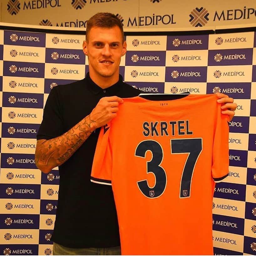 マルティン・シュクルテルのインスタグラム：「Nice to be back in Istanbul!thanks for the opportunity @ibfk2014 🦉」