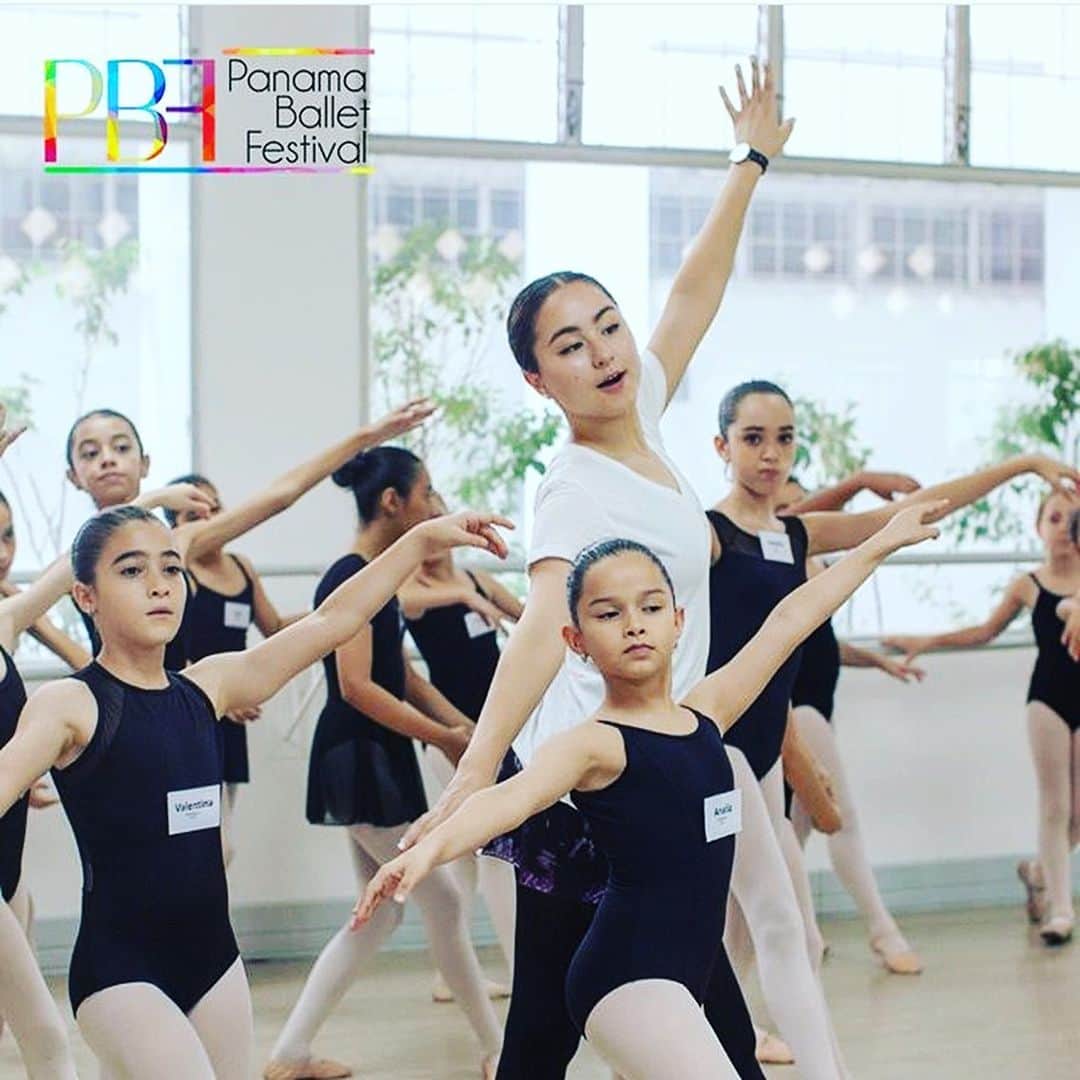 ミコ・フォガティのインスタグラム：「Memories from teaching the lovely students from Panama! ❤️ Thank you @panamaballetfestival for having me!」