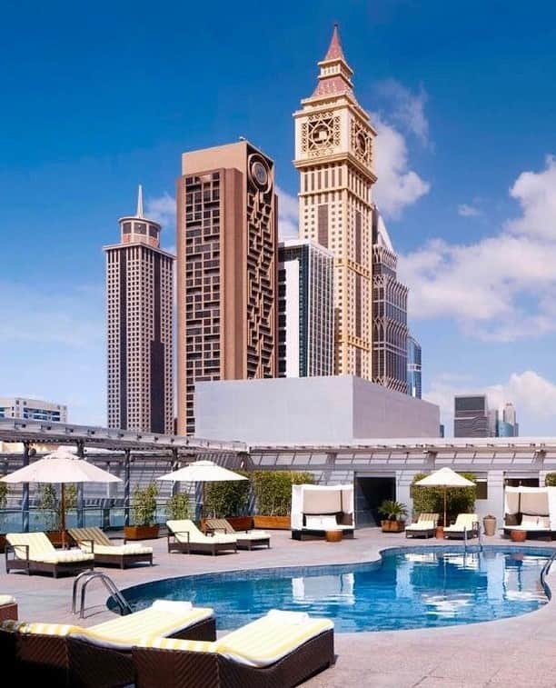 リッツ・カールトンさんのインスタグラム写真 - (リッツ・カールトンInstagram)「Find your rooftop oasis amid the bustle of the city at The Ritz-Carlton, #Dubai International Financial Centre. ⁣⁠ ⁣⁠ #UnitedArabEmirates #UAE #Pool #Skyline #SwimmingPool #Rooftop #CityScape #CityView #Oasis #BlueSkies #Travel #Travelgram #InstaTravel #TravelDiaries」9月3日 8時30分 - ritzcarlton