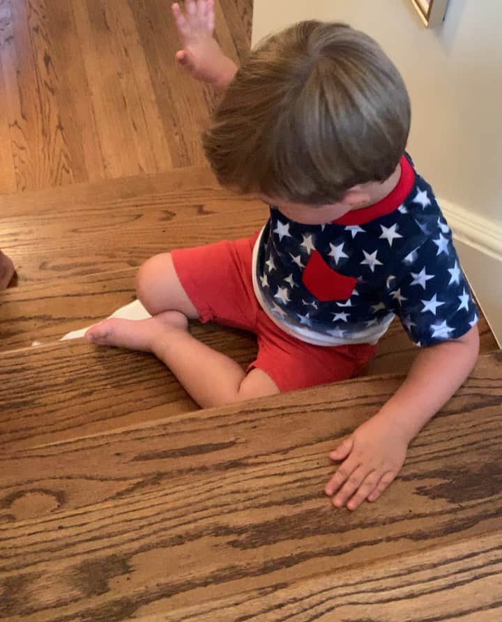 Anna Jane Wisniewskiのインスタグラム：「*SOUND ON* I think they took it well 🤗🤷🏼‍♀️🤰🏼 #17weeks #babynumber3 #impregnant #happylaborday #lastbaby」