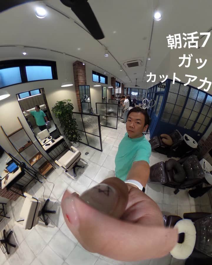 長津 健一郎のインスタグラム：「QUATRO水戸店で朝練 #theta #thetaのある生活  #quatrochiba #サロモ  #メイク #美容 #ヘアスタイリスト  #ひたちなか #コーディネート#コーデ #quatro  #hairstyle  #hairstyles  #hairstylist  #ヘアサロン#ファッション#千葉中央 #撮影会 #撮影 #モデル #撮影モデル募集 #サロン #水戸 #instagood #photooftheday #love #followme」