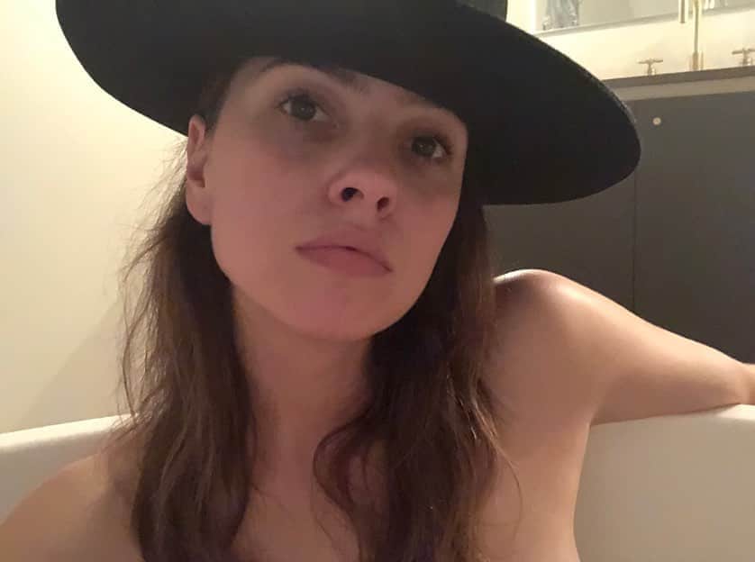 シェリー・ヘニッヒのインスタグラム：「New headshots」