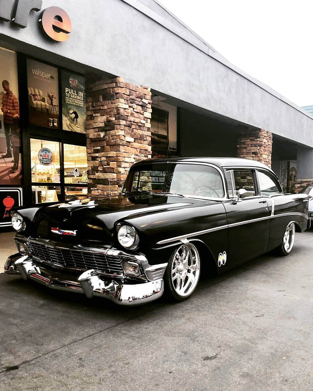 Classics Dailyさんのインスタグラム写真 - (Classics DailyInstagram)「Clean ‘56 Bel Air _ Photo | @keystoneautomotiveoperations #55chevy #belair #56chevy #57chevy #chevy #musclecar #hotrod  #restomod #classicsdaily #streetrod #protouring #streetcar #customcar #prostreet  #hotrods #classiccars #customcars #musclecars #americanmusclecars #hotrodsandmusclecars #americanmuscle  #classicmuscle」9月3日 9時17分 - classicsdaily