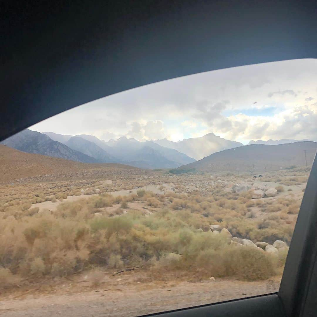 メリッサ・ジョーン・ハートさんのインスタグラム写真 - (メリッサ・ジョーン・ハートInstagram)「Not a bad road trip view to take me back to work...」9月3日 9時23分 - melissajoanhart