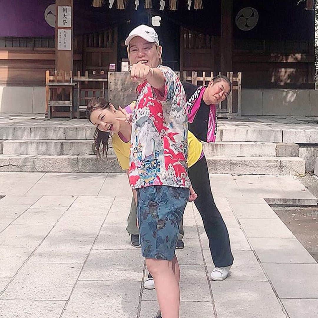 井上貴子のインスタグラム：「勇気女子〜YUJYO〜  とは。  リングという非日常的な 場所でプロレス体験ができる。  昔憧れた方…  40代50代になって カラダをもう一度鍛えたい方…  目標を達成するためにメンタルを強くしたい…  などなど…  とにかく一歩前に出る勇気を ぜひここで身につけてほしいな。  技術ももちろん教えるよ。 いずれはエキシビションできるくらいにまで（笑）  神取社長のイイ話。 貴子チョイチョイプロレス技が入るヨガ… 遠藤のプロレス的基礎体力。  最後に受け身の練習をして ロープワークして…  なんと！ 神取さんが自ら放つ ラリアット風なのをくらってもらって撮影も出来ちゃう！  始まる前と終わった後では 顔つきも変わり みなさんとても活き活きしてて  アタシ達もとても刺激になった 1日だったな^ ^  最後に大塚駅近くの ホテルベルクラッシックで ランチ会をして…  撮影をして終了^ ^  月1で行っていきたいと思ってるので… 興味ある方はぜひ勇気を出して 申し込んでみよう！！ 詳細は… http://llpw-x.com  待ってるよーん^ ^  Happyで^ ^  #井上貴子  #LLPWX #女子プロレス #紅緒と柊音 #トイプードル #神取忍 #遠藤美月 #勇気 #勇気女子 #YUJYO」