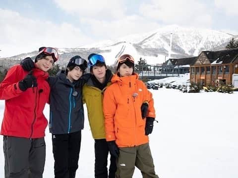 小波津亜廉のインスタグラム：「[2/9/19] Tabimate Season 2 - the boys go skiing in Hokkaido! ⠀⠀⠀ ⠀ #kohatsuallen #kikuchishuji #takamotogaku #matsumuraryuunosuke ⠀⠀⠀ ⠀ Source: Allen and Gaku’s twitters」