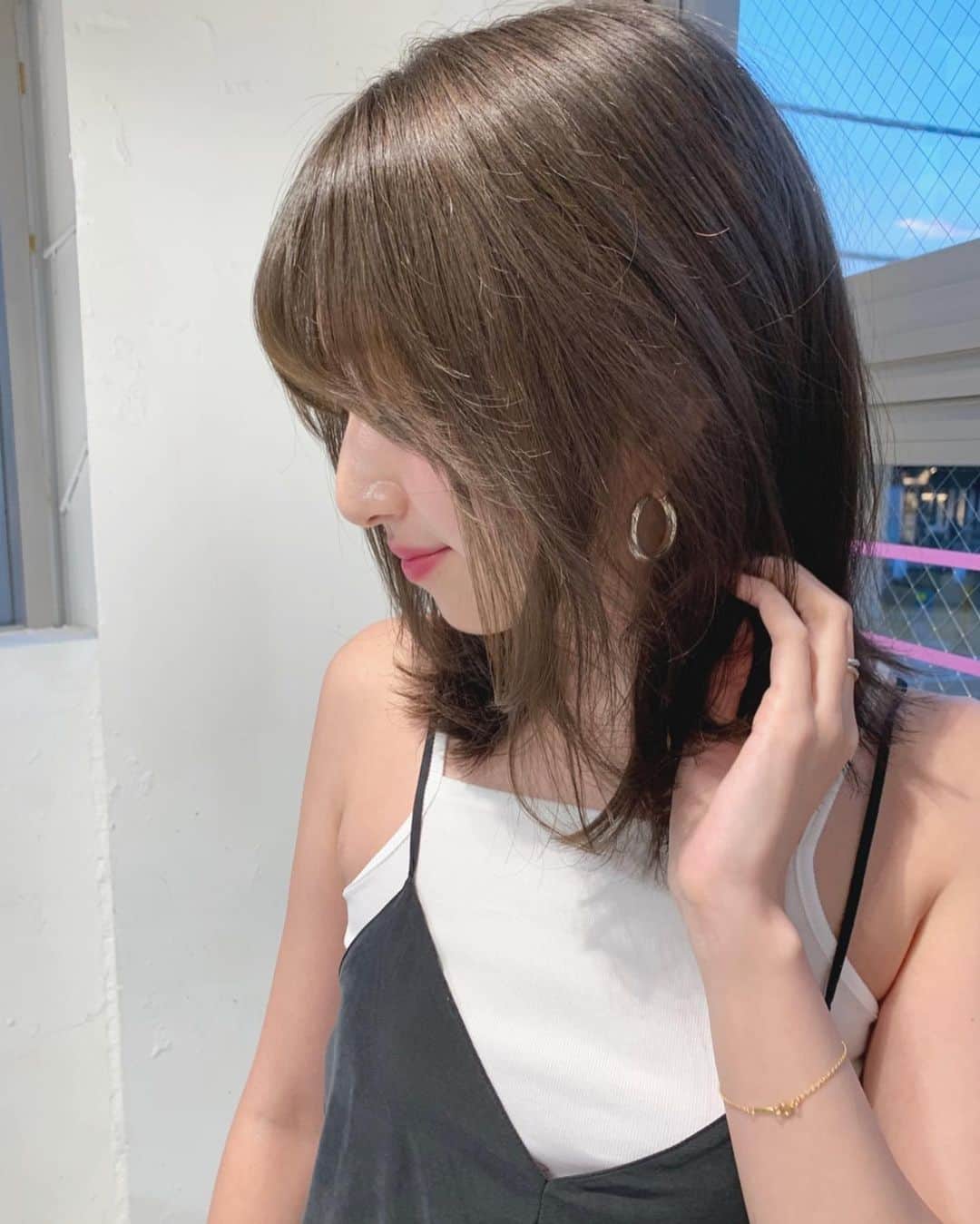 鹿沼憂妃さんのインスタグラム写真 - (鹿沼憂妃Instagram)「SHIMA💈 今回のカラーは、 オリーブベージュとゆう色なんだそうな💛💚 カットは顔周りにニュアンスが出せるように してもらいました💁🏻‍♀️ここポイント。 @kaneta.hair  ありがとうもろこしね〜🌽」9月3日 10時20分 - shika_0225