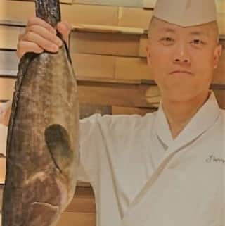 Ginza ONODERA Groupさんのインスタグラム写真 - (Ginza ONODERA GroupInstagram)「Just arrive! rare luxuary fish ”KUE”  #銀座おのでら#ginzaonodera #sushi #鮨 #銀座 #ginzadinner#すし#寿司 #高級鮨#江戸前鮨 #japanesefood#ginza#Gourmet#foodstagram#Tokyogourme#日本食#職人 #craftsman#Japanesefood#海幸#海鮮 #seafood #Topchef#delicious #travel#tripadvisor#sushilover#edomae_sushi _tokyo#寿司好きな人とつながりたい#ごちそう#eeeeeats」9月3日 10時18分 - ginzaonodera