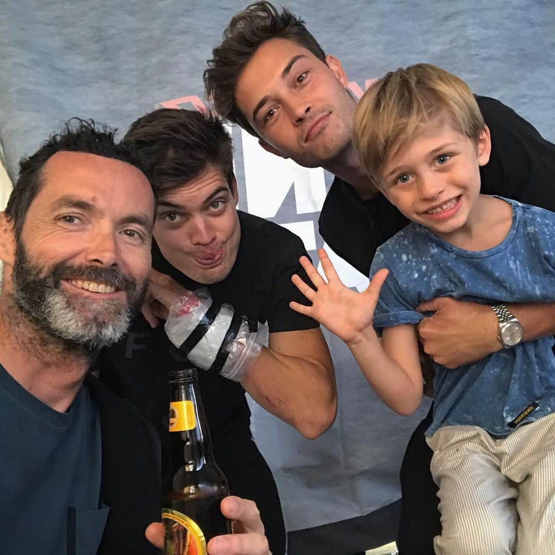 フランシスコ･ラチョースキーさんのインスタグラム写真 - (フランシスコ･ラチョースキーInstagram)「Till the next race brothers 🤟🏼 #bellegueule #lol 🤣」9月3日 10時18分 - chico_lachowski