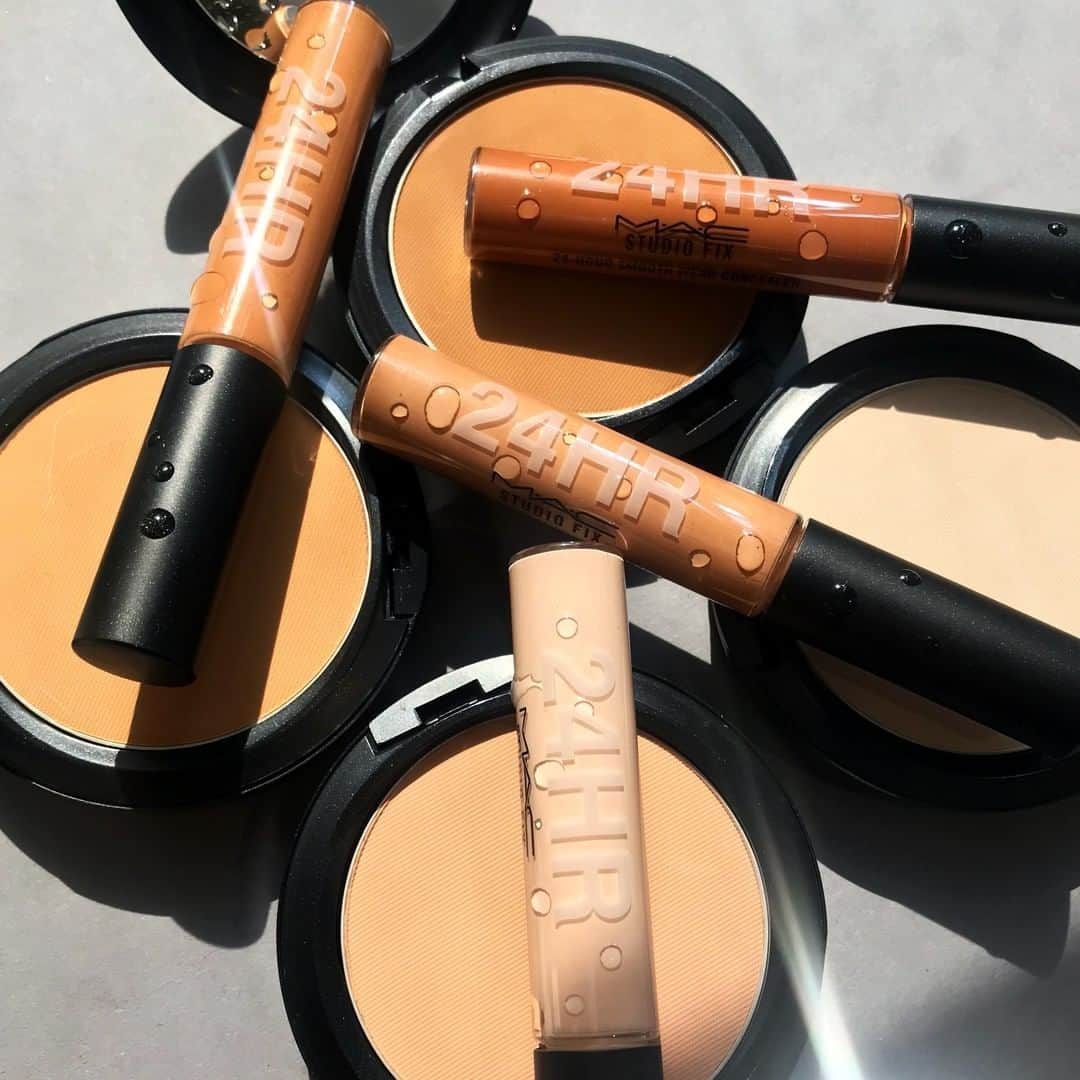 M·A·C Cosmetics Canadaさんのインスタグラム写真 - (M·A·C Cosmetics CanadaInstagram)「Did you know? Studio Fix was created with photography in mind to reflect your true skin texture and tone. Hands up if Studio Fix is your ultimate 🙋‍♀️🙋‍♂️ Repost @mccartneychow_mua #MACStudioFix」9月3日 10時30分 - maccosmeticscanada