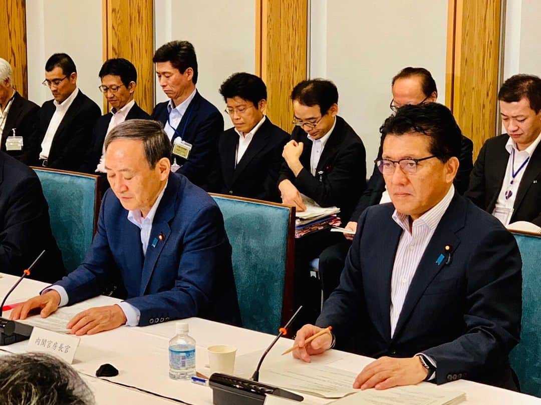 平井卓也さんのインスタグラム写真 - (平井卓也Instagram)「デジタル・ガバメント閣僚会議を開催。本日は、マイナンバーカードの普及等に向けた取組について、そのスケジュールや各施策の取組方針を了承するとともに、政府情報システムの一元的なプロジェクト管理の強化に向けた取組状況を報告しました。政府として、我が国のデジタル化の基盤であるマイナンバー制度と政府情報システム改革を強力に推進してまいります。 #平井卓也　#自民党　#デジタル・ガバメント閣僚会議 #マイナンバーカード #政府情報システム」9月3日 10時39分 - hiratakuchan0125
