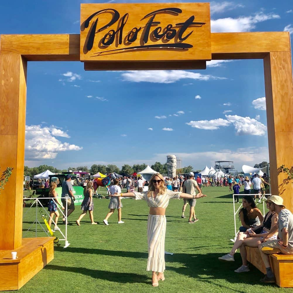 アレクシ・ギレスのインスタグラム：「Polofest🐎🎉🔥 • • • • #polofest #polo #festival #friends #colorado #denver #salida #polofest2019 #poloclub #denverpoloclub #fashion #fun #interesting #adventure #summer #summer2019 #labordayweekend #kygo #myfav #favorite」