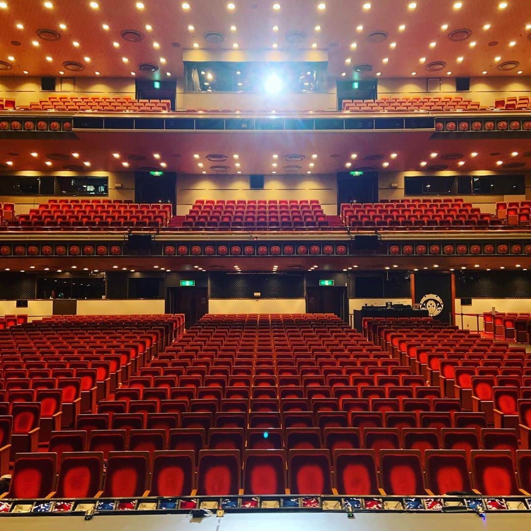 大和田美帆さんのインスタグラム写真 - (大和田美帆Instagram)「＠新橋演舞場 #整列#劇場#theater #ginza」9月3日 11時17分 - miho_ohwada