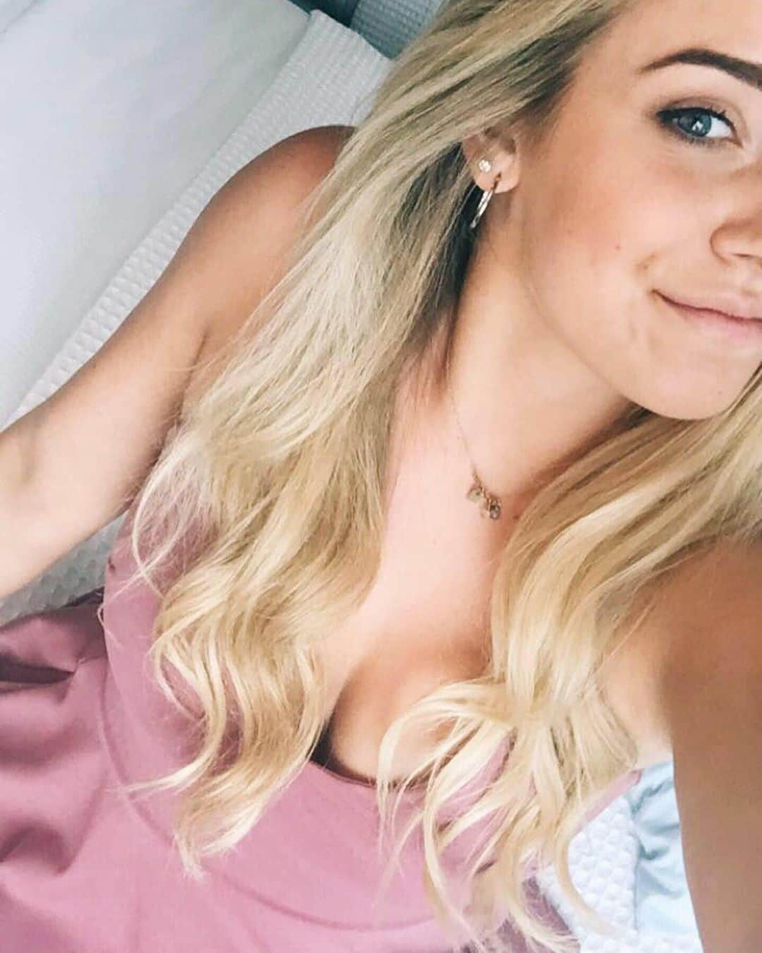 レイチェル・パーソンズのインスタグラム：「Wedding weekend✨」
