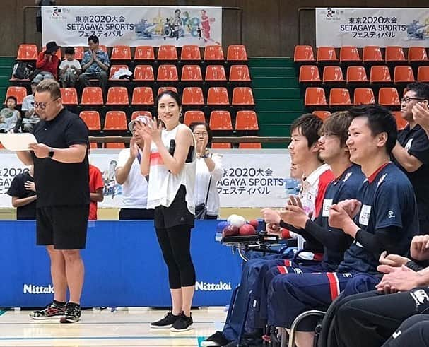 田中琴乃さんのインスタグラム写真 - (田中琴乃Instagram)「【東京2020大会 SETAGAYA SPORTS フェスティバル 〜ホンモノを見る・知る・体験する〜】 ・ 9月1日(日) 世田谷区大蔵総合体育館 体育館で開催されたイベントに、今回もMC UmeさんとMCご一緒させていただきました🎤 ・ ボッチャではリオパラリンピック 団体 銀メダリスト 廣瀬選手・杉村選手が登場！最後までどちらが勝つかわからないワクワクする試合を魅せてくれました✨ ・ 車いすラグビー はTOKYO SUNS BLITZの選手がフルコートで対決する白熱した激闘を来場者のみなさんと一緒に大きな声を出して応援しました📣 ・ それぞれ違った面白さがあるのでみなさんにも知ってほしい！ ・ ・ #パラリンピック2020  #paralympics  #世田谷区 #setagaya  #boccia  #wheelchairrugby  #田中琴乃」9月3日 11時24分 - tanakakotono