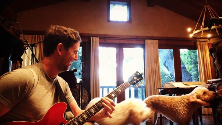 ジェシー・カーマイケルのインスタグラム：「Fam Jam with the Bubbs and @taralank and @gigi.gemma」