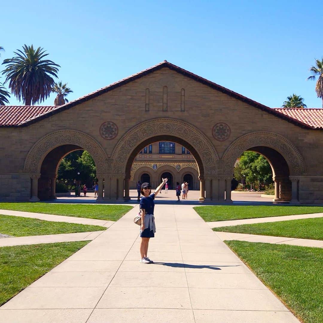 新田朝子さんのインスタグラム写真 - (新田朝子Instagram)「#スタンフォード大学  北大よりも多摩キャン(法政)よりも広いテーマパークのような大学。来月からお世話になります☺️まずは迷わず行くことが目標。 . This is a Stanford University. It is the biggest that I have ever seen. It likes a theme park! I’m looking forward to commuting there next month.My first goal is not to get lost! . #stanford #university #usa #california #paloalto #californiastyle #カリフォルニア生活 #海外留学 #アメリカ #🇺🇸」9月3日 12時04分 - asako.nitta