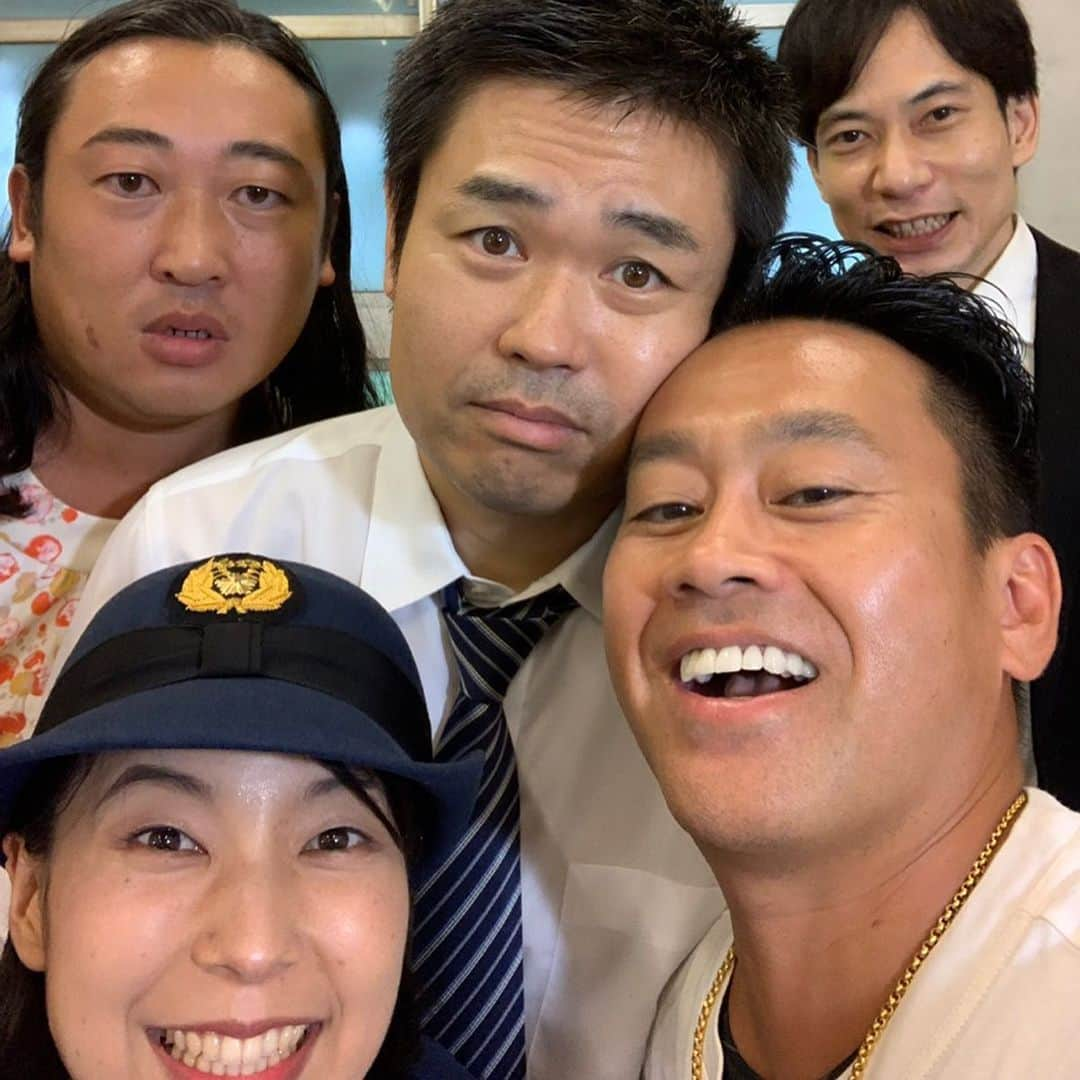 宮川大輔さんのインスタグラム写真 - (宮川大輔Instagram)「#品川ヒロシチャンネル #youtube #ショートムービー撮りました #みんなでパシャり📸 #楽しかったよー！ #アップしたらまた告知しますね！」9月3日 12時04分 - miyagawadai