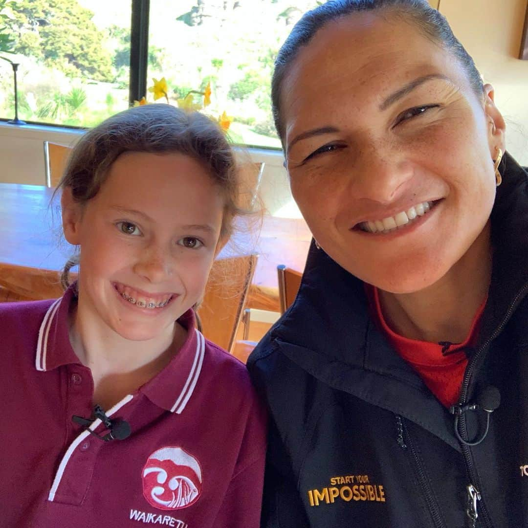 バレリー・アダムスさんのインスタグラム写真 - (バレリー・アダムスInstagram)「Had a great time last week visiting Waikaretu School and surprising our winner of the @toyota_nz Start Your Impossible competition. Congrats Addisson Welch 👍🏽」9月3日 12時25分 - valerieadams84