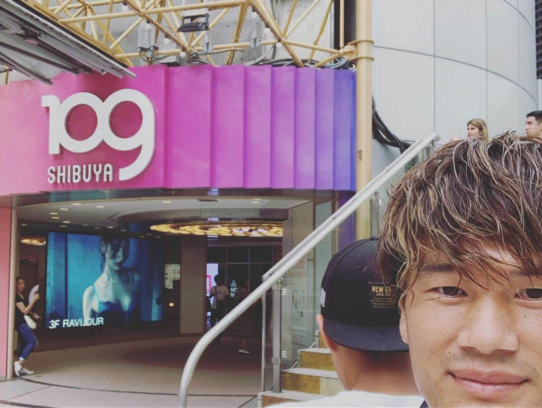 山下達也さんのインスタグラム写真 - (山下達也Instagram)「吉野のタカミツと扇原のタカヒロと東京デート🙂 田舎者やと思われへんように気をつけたけど、みんなGoogleマップチラチラ見ながら買い物付き合ってくれました。  #109には入ってないよ #六本木ヒルズとやらに行ったよ #関東で関西人に会うと海外で日本人に会った時くらい安心する」9月3日 12時28分 - yamagozero