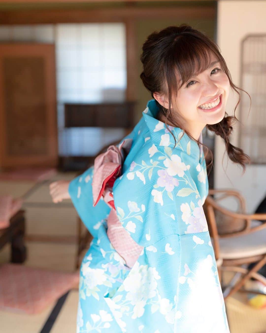 河村友歌のインスタグラム：「気がついたら9月だったんだけど、これはもうだめ？ #浴衣 #浴衣撮影 #夏」