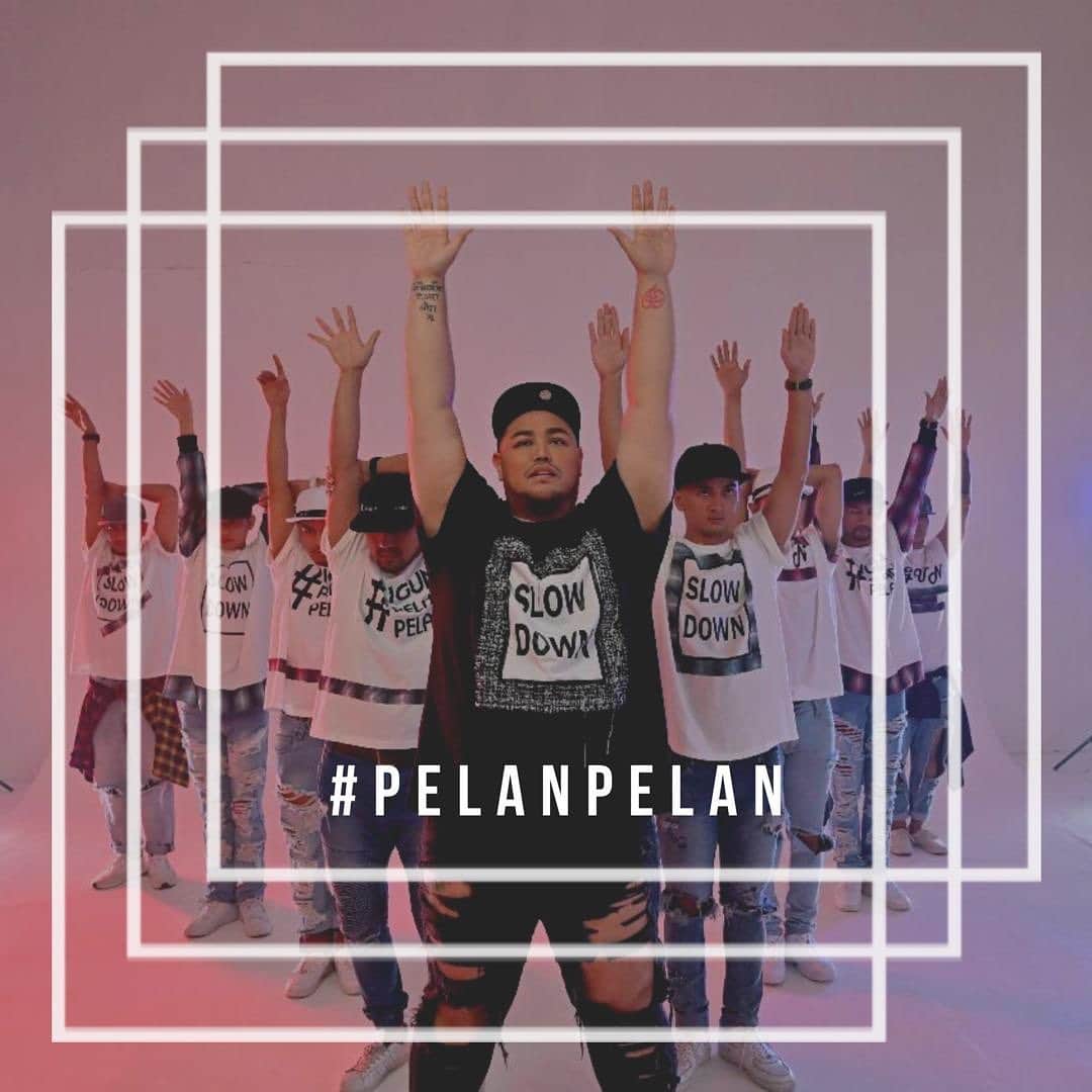 Ivan Gunawanさんのインスタグラム写真 - (Ivan GunawanInstagram)「. Forget all the troubles, hands up and just dance like there’s no one watching. My new single “PELAN-PELAN video clip will be release soon. Can’t wait to see the results. Don’t forget to use the hashtag #igunpelanpelan #pelanpelan if you want to share on your instagram “ . My make up by @bubahalfian My hair do by @nadir_rosa All Dancers Hair Do & Make Up by @nadir_rosa  Photographer by @dandyhendrata . . #ivangunawan #igunpelanpelan #pelanpelan #pelan #pelan #videoclip #bts #behindthescene #dancers」9月3日 22時12分 - ivan_gunawan