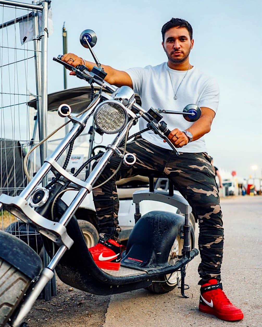 ジョナス・ブルーさんのインスタグラム写真 - (ジョナス・ブルーInstagram)「Life is a highway 🏍️」9月3日 22時31分 - jonasblue