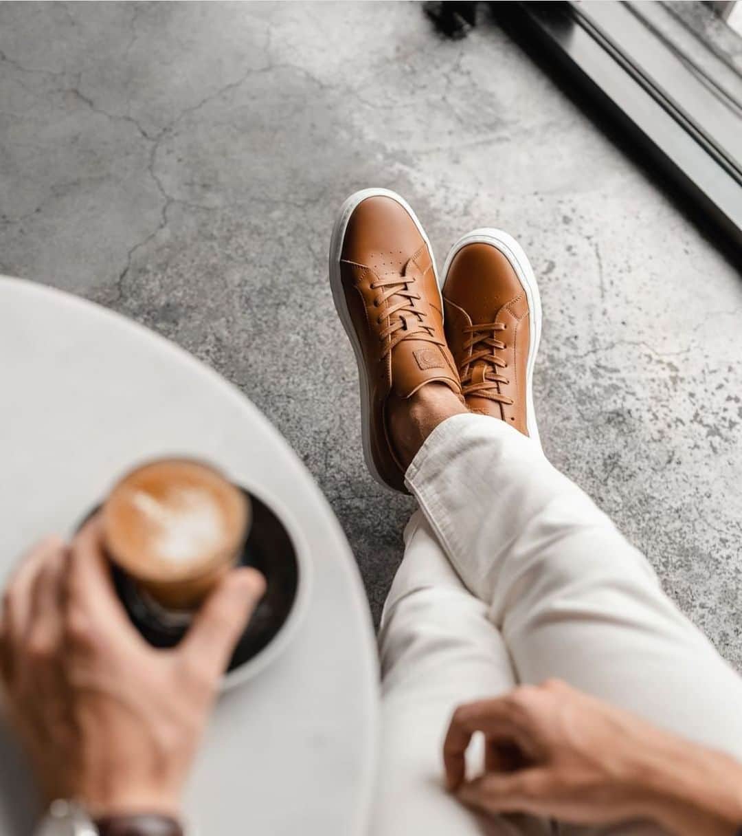 のインスタグラム：「Great coffee, great shoes from @greats」