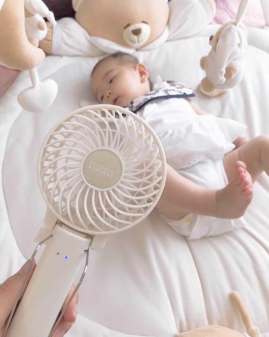 田中涼子のインスタグラム：「この夏かなりお世話になったなぁ〜。 出産のときにあればうちわで扇いでもらうより役立ったかも★  #フランフラン購入品」