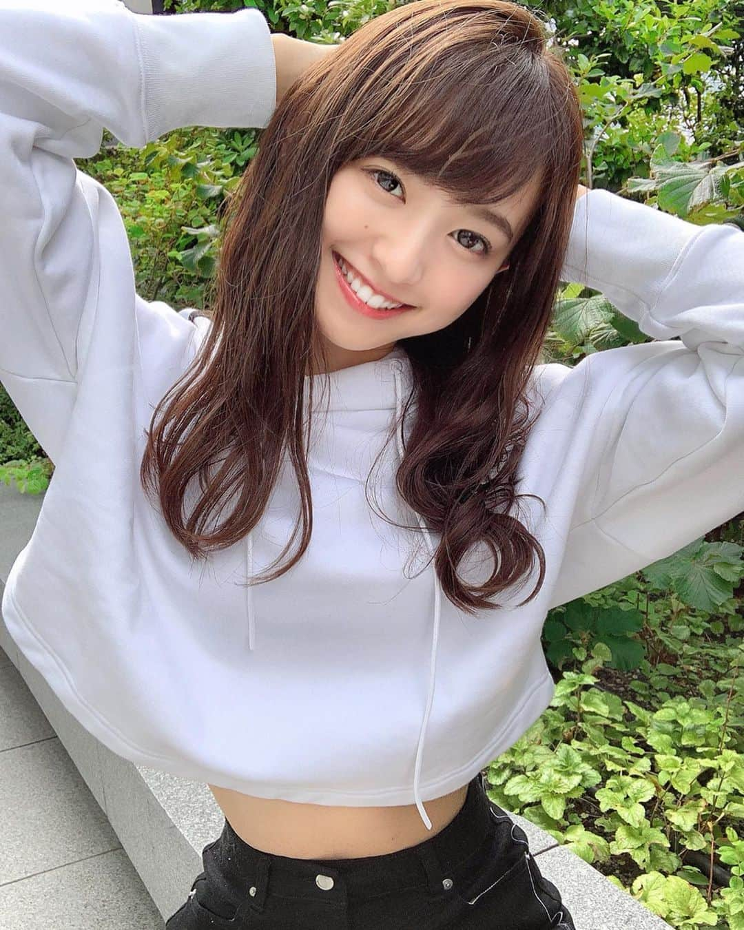 立花玲奈さんのインスタグラム写真 - (立花玲奈Instagram)「. . 9月になったので、秋っぽいカラーに染めてもらいました🌝  @tenhouo さん、ありがとうございます✨✨ . . #髪型 #ヘアスタイル #ヘアアレンジ #ゆるふわパーマ #新宿美容室 #美容院 #前髪 #ロングヘア #カラー #カット #salon #haircolor #hairstyle #fashion #ootd #ファッション #コーデ #デニム #メイク #今日のメイク #adidas #アディダス #立花玲奈 #avex #옷스타그램 #오오티디 #데일리록 #코디 #팔로우 #셀피」9月3日 22時52分 - _rena615