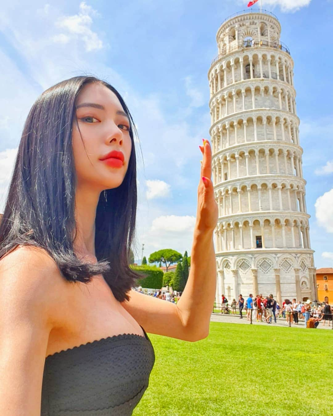 クララさんのインスタグラム写真 - (クララInstagram)「#clarainItaly #LeaningTowerofPisa」9月3日 22時44分 - actressclara