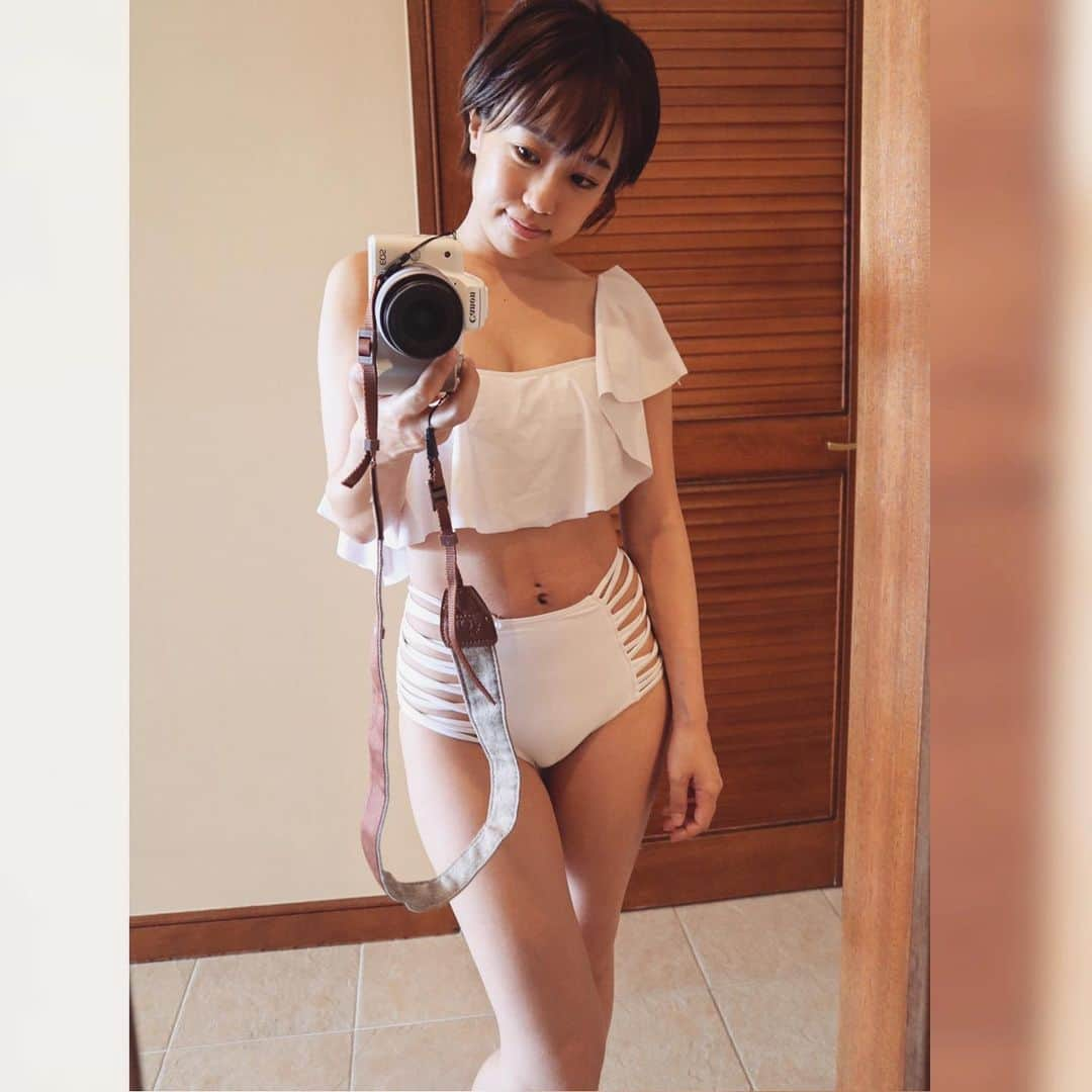 DJ YURiAさんのインスタグラム写真 - (DJ YURiAInstagram)「👙👙👙﻿ ﻿ ﻿ 3万年前の水着を引っ張り出した﻿ ﻿ ﻿ ﻿ ﻿ #trip﻿ #babytrip﻿ #swimwear﻿ #沖縄﻿ #沖縄旅行﻿ #生後4ヶ月 ﻿ #赤ちゃんのいる生活  #産後ダイエット #結局まだしてない #そろそろやるか #筋トレもしよう #﻿👙」9月3日 22時49分 - djyuria