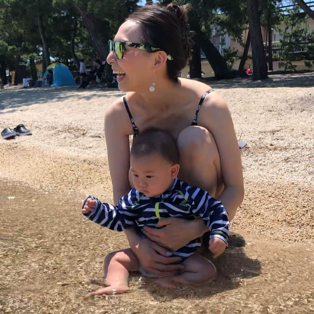 空さやかさんのインスタグラム写真 - (空さやかInstagram)「今年の夏は短かったなー あっとゆーまに9月💧 * 愛生の映画館デビュー、ディズニーオンアイス、尊の家プールデビーからの花火大会、琵琶湖遊泳、お祭り、ぶどう狩り、手もち花火。尊にはじめての経験たくさんさせてあげられたかな。 * 帰省できず旅行できずですこし寂しかったけど子どもたちに夏を楽しんでもらいたくてできる限り色んなところへ連れてった今夏😌 * 春夏はだれも風邪ひかず楽しめたから、秋からも体調管理しながらいろんな経験させてあげたいな😁」9月3日 23時00分 - sky_sayaka