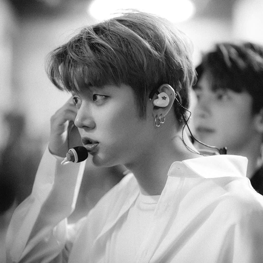 Tomorrow X Togetherさんのインスタグラム写真 - (Tomorrow X TogetherInstagram)「TOMORROW X TOGETHER rec. #TXTrec @ LOS ANGELES SHOWCASE: STAR in US  #투모로우바이투게더 #TXT #SOOBIN #YEONJUN #BEOMGYU #TAEHYUN #HUENINGKAI #수빈 #연준 #범규 #태현 #휴닝카이 #TOMORROW_X_TOGETHER #TXTSHOWCASE」9月3日 23時00分 - txt_bighit