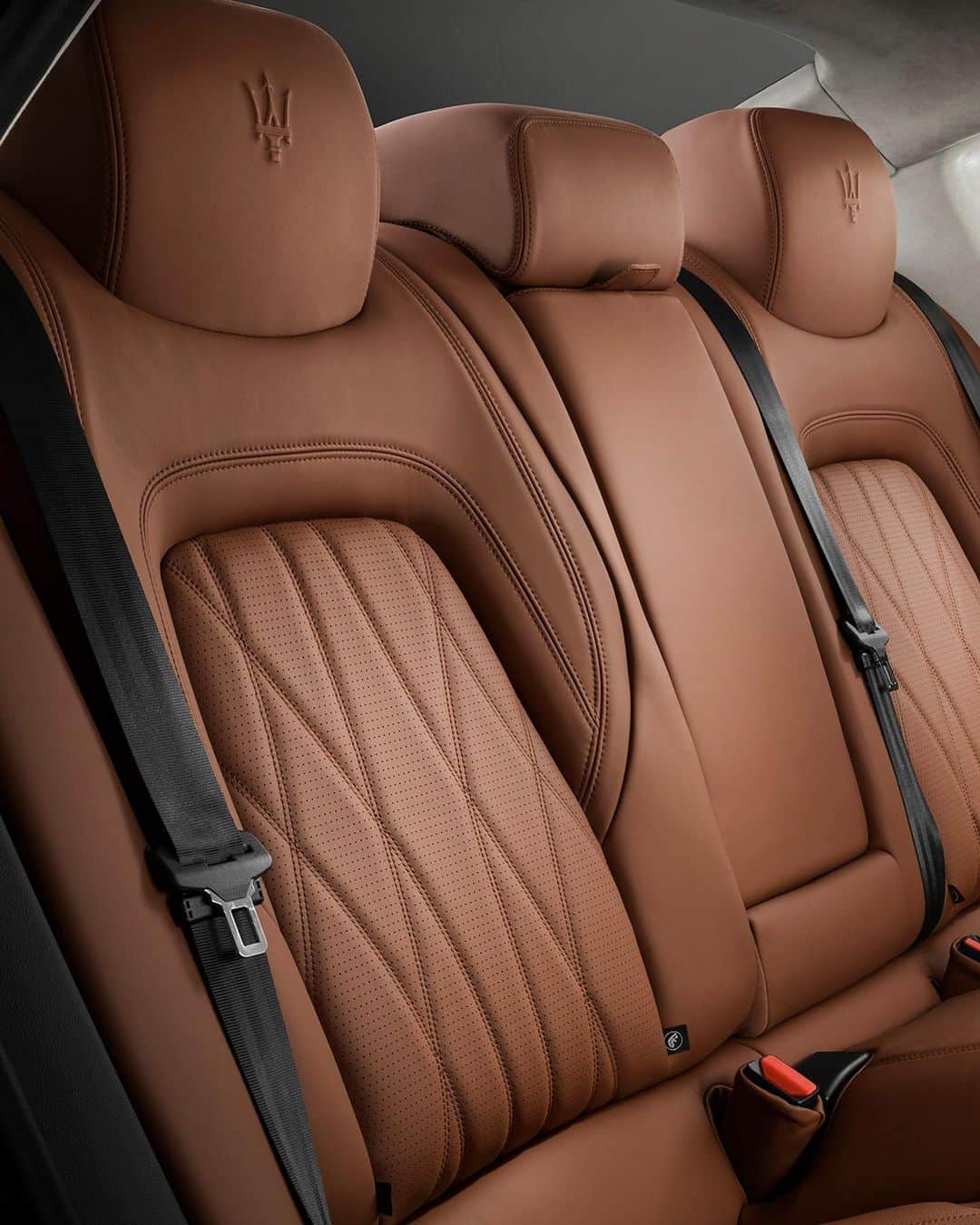 マセラティさんのインスタグラム写真 - (マセラティInstagram)「Evocative interiors, for those who enjoy indulging in natural leather and the finest audio system, provided by Bowers & Wilkins.  #MaseratiQuattroporte #Maserati」9月3日 22時57分 - maserati