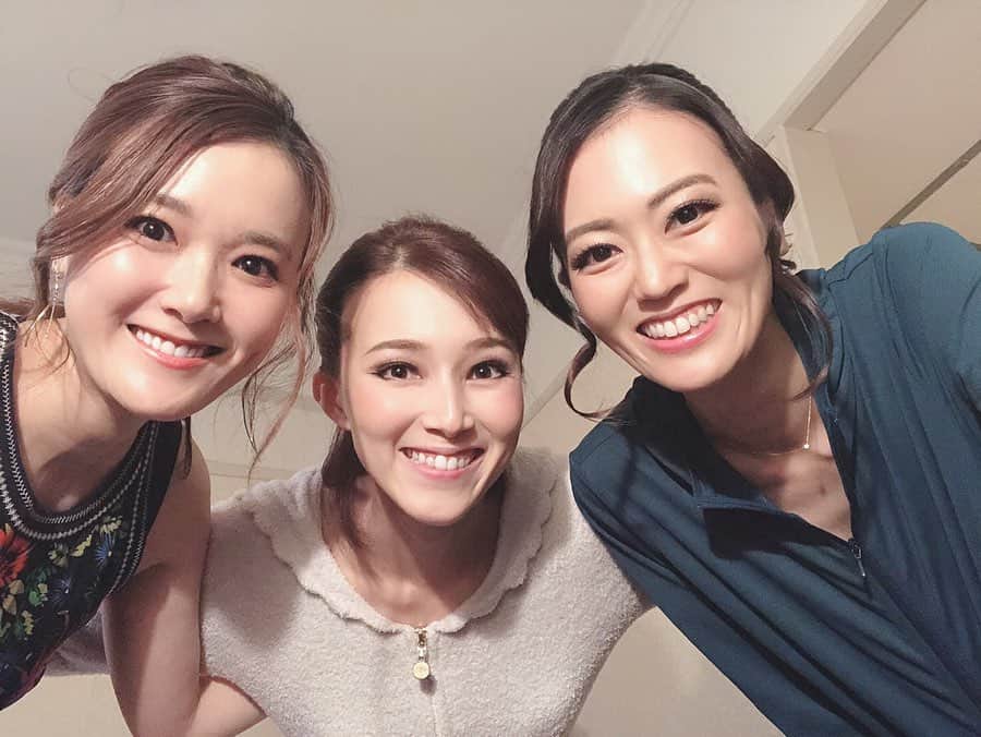 彩星りおんのインスタグラム：「まだまだディナーショーの写真続きます〜。お付き合い下さいね🌛  観に来て下さったOGの皆さま✨😆﻿ ﻿ #妃乃あんじ さん﻿ #琴音和葉 さん﻿ #蘭乃はな さん﻿ #すみれ乃麗 さん﻿ #貴澄隼人 さん﻿ #風凛水花 さん﻿ #都月みあ さん﻿ #優ひかる さん﻿ ﻿ 他にも大勢のOGの方々がいらして下さいました🙇‍♀️﻿ 皆さま一様に「懐かしい‼︎」「霧矢さん凄い‼︎」と仰っていました。﻿ "ええ、そうでしょうそうでしょう✨"﻿ と、お前誰やねん目線で嬉しい感想を聞いておりました😂﻿ ﻿ みんなに会えて嬉しかった💓☺️﻿ ﻿ #霧矢大夢25周年記念ディナーショー﻿ #中原由貴﻿ #彩星りおん」