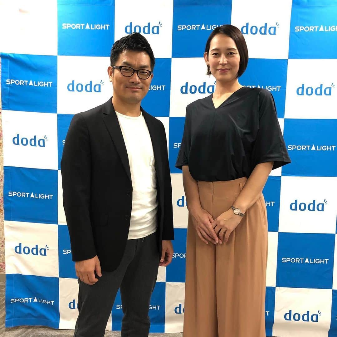 大山加奈さんのインスタグラム写真 - (大山加奈Instagram)「. . doda SPORT LIGHT アカデミー スポーツ×ビジネスを学ぶ . ゲストスピーカーとして doda編集長の大浦さんと 対談させていただきました‼︎ . . いつもと違った切り口のトークで、 自分が今どういったことを考えていて そしてどうしていきたいのか 改めて整理することができましたし 公言することで 有言実行しなければならないという 覚悟を持つことができる、 そんな貴重な時間となりました‼︎ . やれることやるべきこと たくさんたくさんあるなと。 今回のこのご縁を武器に 実行していきたいと思います‼︎ . .  聴きにきてくださったみなさま 大浦さんはじめdodaのみなさま ありがとうございました‼︎ . . #doda #SPORTLIGHTアカデミー #persol #パーソルキャリア #スポーツビジネス #スポーツとビジネス #アスリートとビジネス  #大浦征也 さん #播戸竜二 さん」9月3日 23時10分 - kanaoyama0619