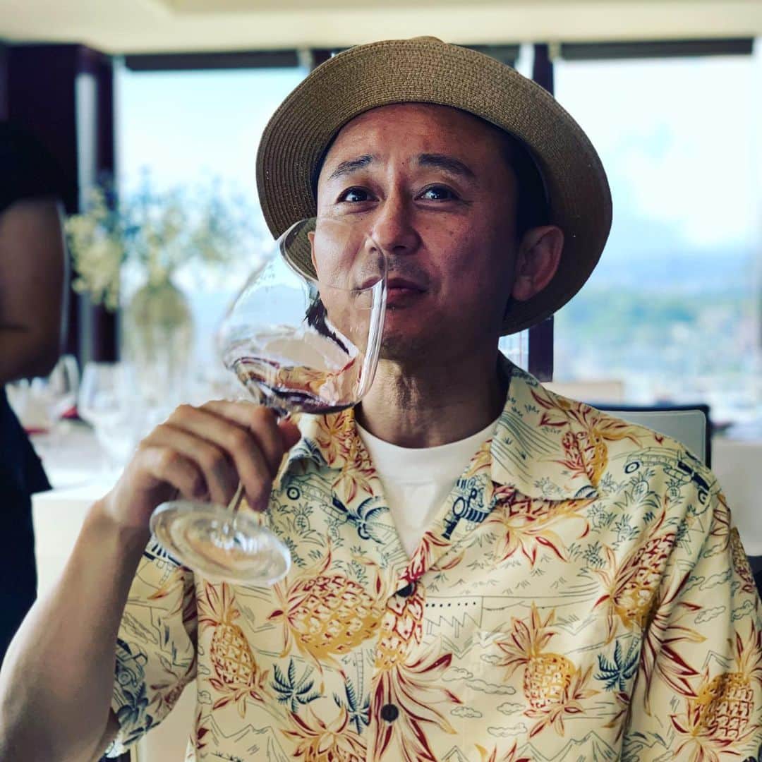 有吉弘行さんのインスタグラム写真 - (有吉弘行Instagram)「よく食べ。 よく飲む。  #有吉の夏休みは９月7日」9月3日 23時10分 - ariyoshihiroiki