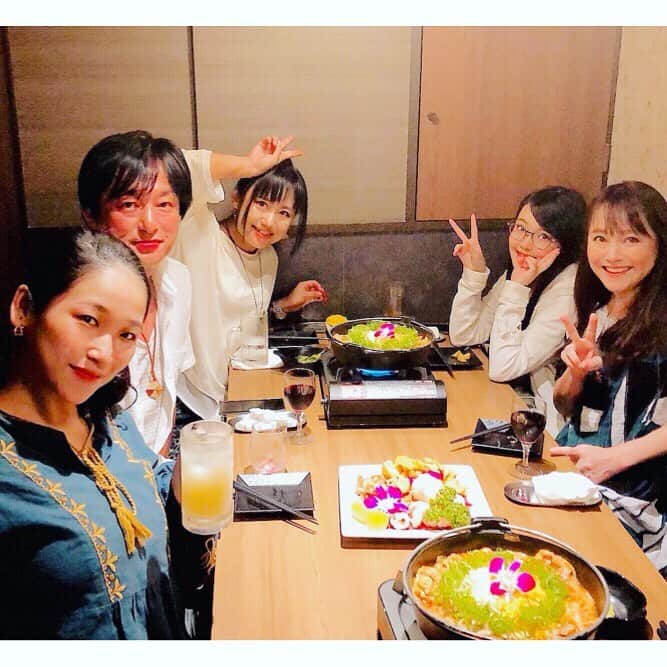 世手子さんのインスタグラム写真 - (世手子Instagram)「cheese dak galbi at Shimbashi Manhattan Grill(*☻-☻*) I ate its with a famous Japanese voice actor and a world-famous singer(*´○`)o¶♪ Its Chibi Maruko-chan,Castle in the Sky, My Neighbor Totoro and Kiki’s Delivery Service꒰*✪௰✪ૢ꒱ Everyboay,wow!!good comments thanks(*´▽｀)ﾉﾉ https://item.woomy.me/c/61225 @manhattangrill_snbs #マンハッタングリル新橋店 へアニメ #ちびまる子ちゃん の #ブー太郎 の声優 #永澤菜教 さん #ジブリソング でお馴染みの #となりのトトロ #天空の城ラピュタ #魔女の宅急便 代表作の #世界的歌手 の #井上あずみ さん  愛娘の ゆーゆちゃん と #チーズタッカルビ で #旭川ライブ #遠軽町 ライブの東京打ち上げしました٩(๑❛ᴗ❛๑)۶ 個室で和気藹々っっ 豪華 #日本のアニメ が #新橋グルメ に集結っっw 季節の前菜は #砂肝のコンフィ 塩ゆで枝豆	 和風サラダ	 #鹿児島県枕崎産 ぶえん鰹叩き ポテトフライ 鶏の唐揚げ えびせん 盛り合わせも素敵でした(*´-`) とろ～り！チーズタッカルビも映えでかわいいっっ 〆はリゾットうまっっ(*´ω｀*) #HobNob #cabernetsauvignon 2015も進むねーん∩^ω^∩ 新橋マンハッタングリルで検索(*⁰▿⁰*) Casting by @woomy.restaurant #chibimarukochan  #castleinthesky  #myneighbortotoro  #kikisdeliveryservice #ghiblisong」9月3日 23時10分 - rojide