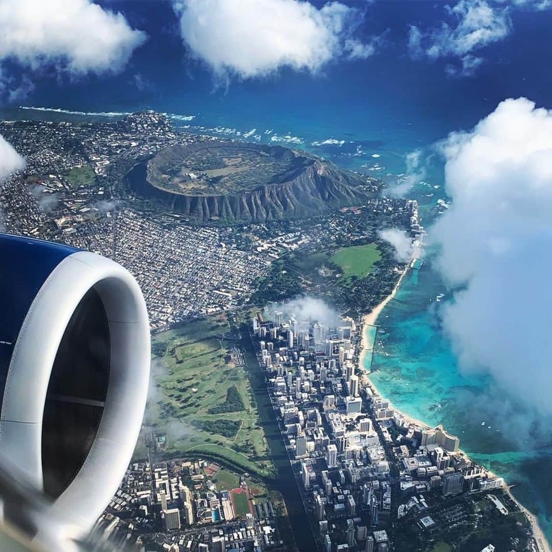 デルタ航空さんのインスタグラム写真 - (デルタ航空Instagram)「Postcard-worthy views before you even land.  Photo: Luis D. - Flight Attendant, #BOS」9月3日 23時31分 - delta