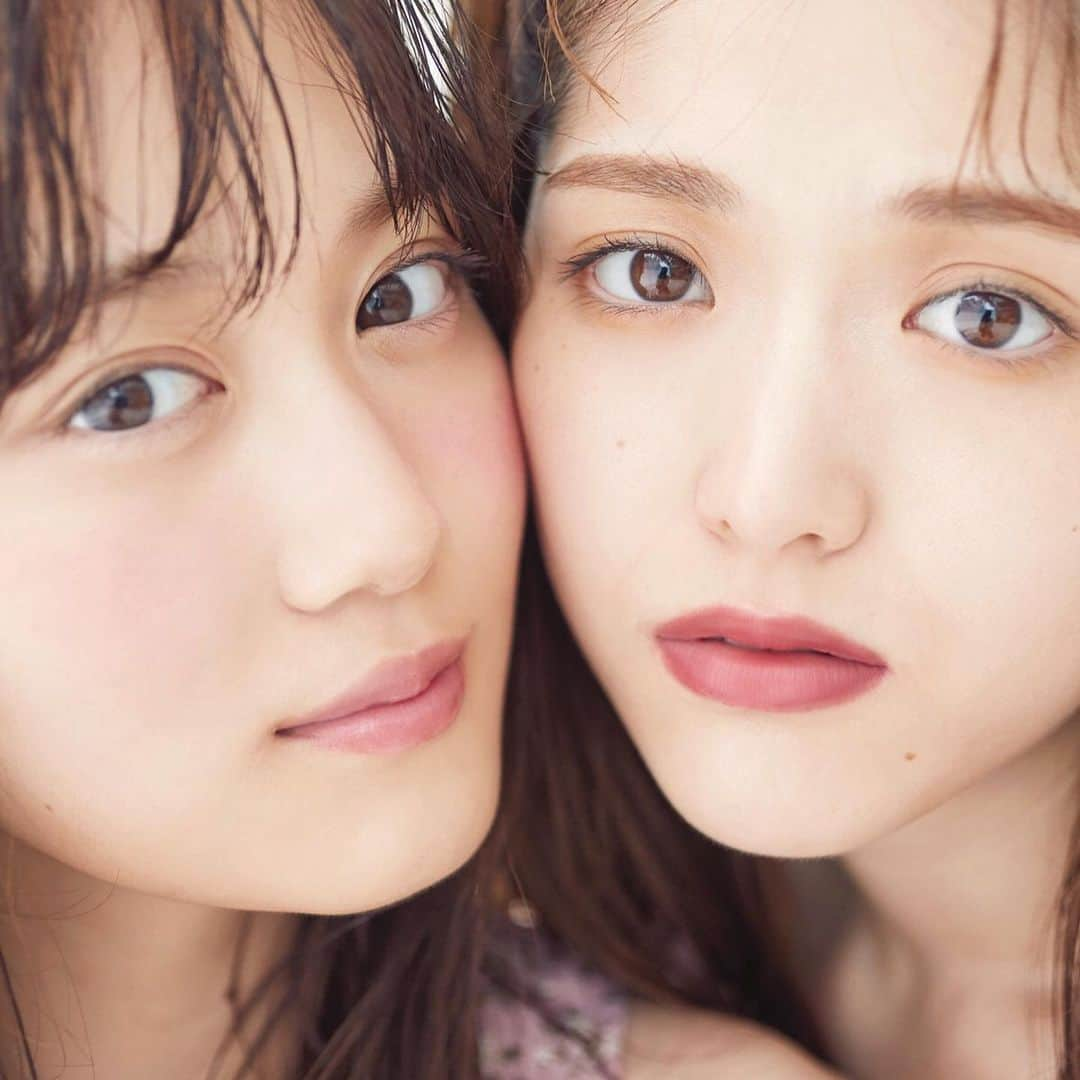 CanCamさんのインスタグラム写真 - (CanCamInstagram)「こちらの美しい どアップ は誰と誰でしょう⁉️ 柿色、ぶどう色、カシス色など秋のジューシーカラーが登場する秋コスメ企画【 #坂道三姉妹 のドキドキする秋色】はCanCam10月号で🍇✨✨ 今回のメークは美月いわく『バブみがあってお気に入り♡』だそう💕💄 #cancam #乃木坂46 #松村沙友理 #山下美月 #日向坂46 #加藤史帆 #秋メイク」9月3日 14時38分 - cancam_official