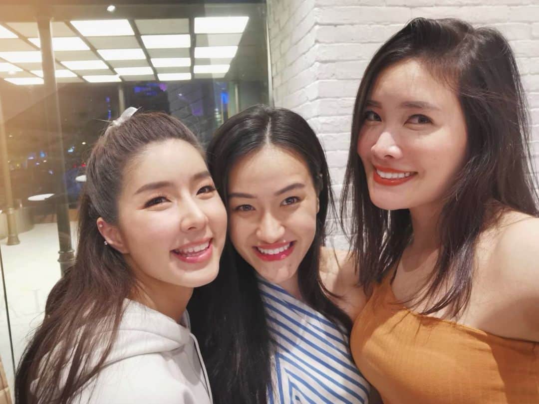 のインスタグラム：「_* friends 💗 . . greatful to have you girls in my life #gga」
