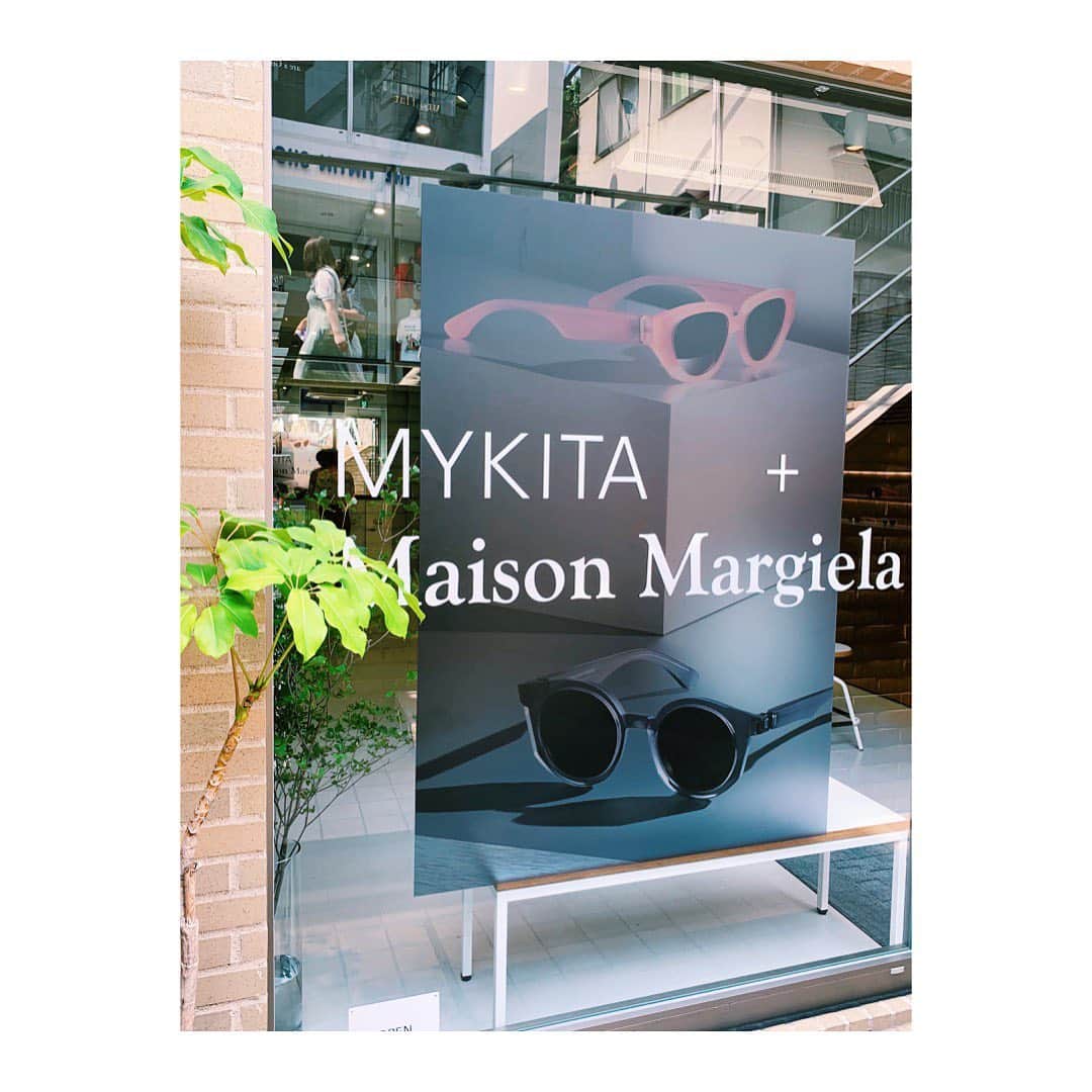 MYKITA SHOP TOKYOさんのインスタグラム写真 - (MYKITA SHOP TOKYOInstagram)「MYKITA Shop Tokyo New Window: MYKITA + MAISON MARGIELA MMRAW Collection - 皆様のご来店をお待ちしております。#MYKITA #mykitashoptokyo #mykitamargiela #maisonmargiela」9月3日 14時47分 - mykitashopsjapan