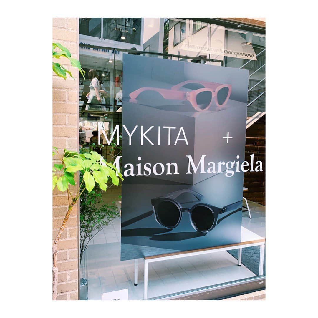 のインスタグラム：「MYKITA Shop Tokyo New Window: MYKITA + MAISON MARGIELA MMRAW Collection - 皆様のご来店をお待ちしております。#MYKITA #mykitashoptokyo #mykitamargiela #maisonmargiela」